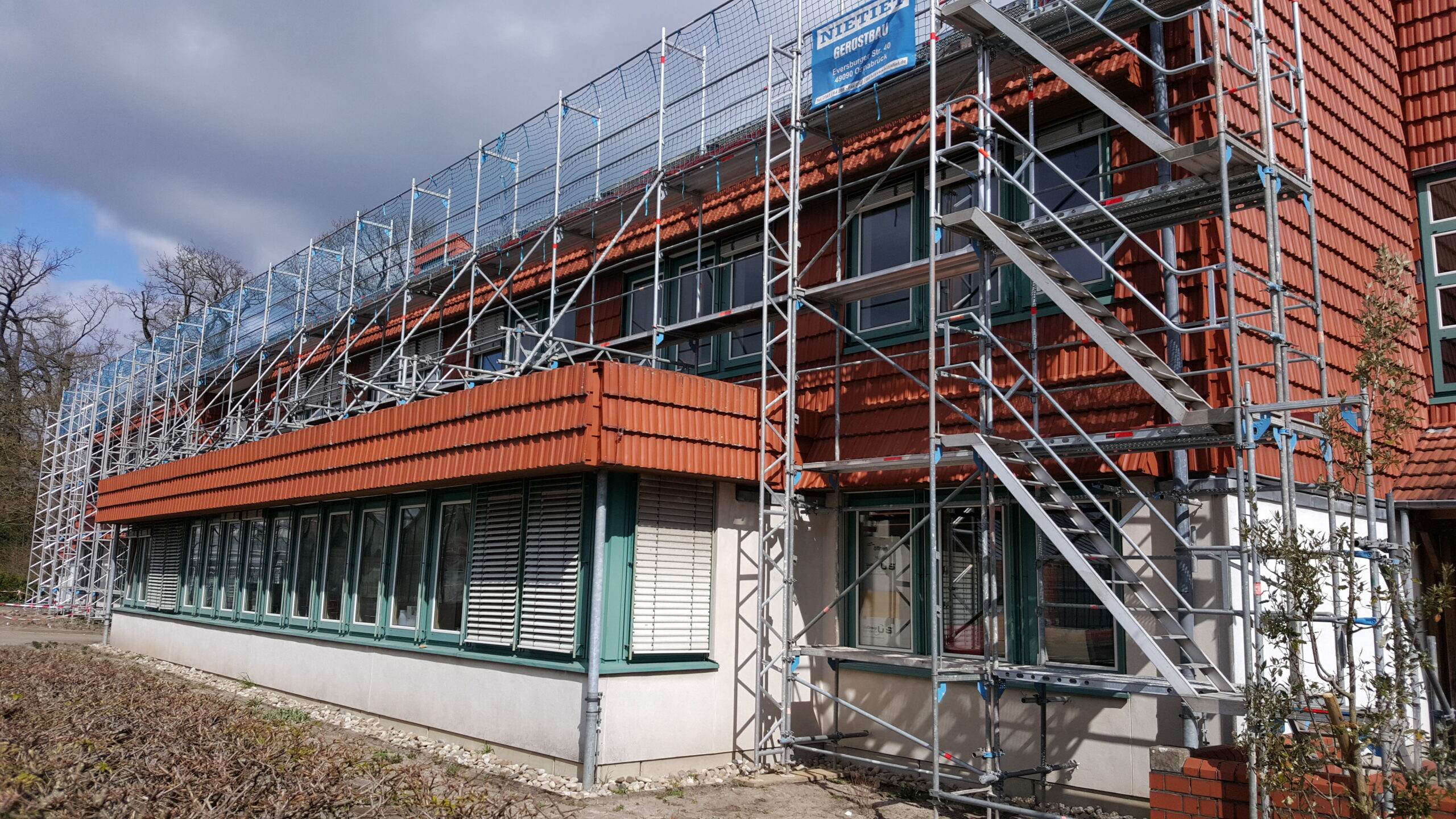 Nietiet Gerüstbau – FH-Gebäude HP